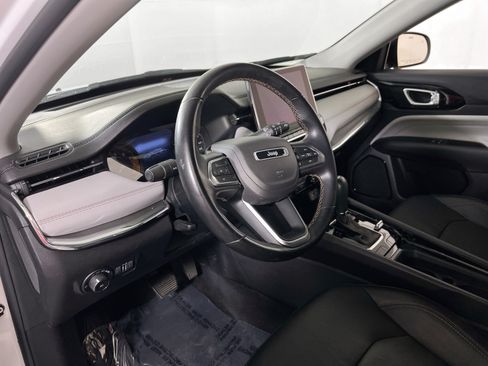 Used 2022 Jeep Compass Limited AWD/4WD image 9