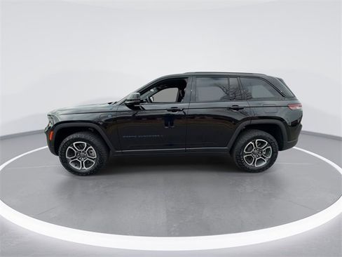 Used 2023 Jeep Grand Cherokee Trailhawk image 5