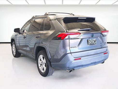 Used 2020 Toyota RAV4 XLE image 6