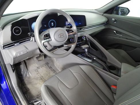 Used 2024 Hyundai Elantra SEL image 29