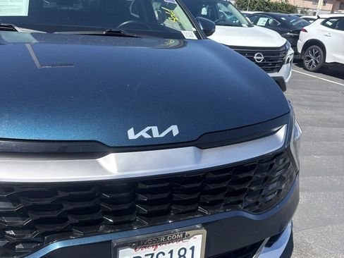 Used 2023 Kia Sportage EX AWD/4WD image 1
