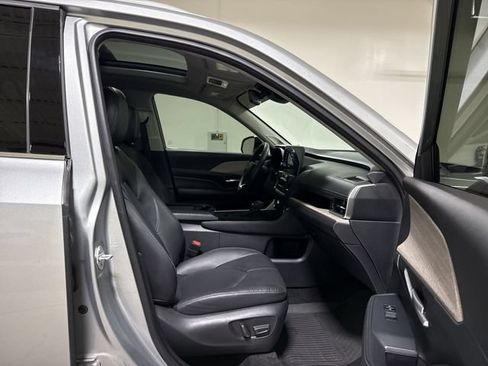 Used 2024 Toyota Grand Highlander AWD image 22