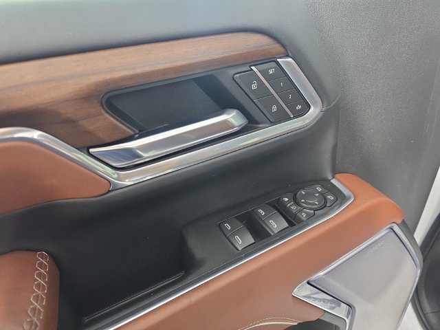 Certified 2025 GMC Sierra 2500 Denali Ultimate w/ Max Trailering Package AWD/4WD image 8