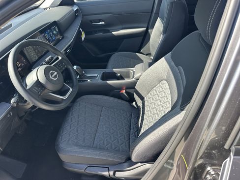 New 2026 Nissan Kicks SV image 11