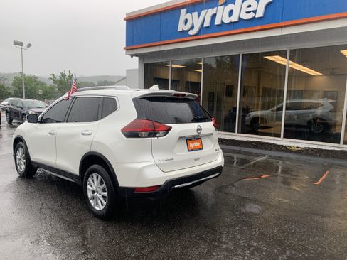 Used 2019 Nissan Rogue SV AWD/4WD image 4