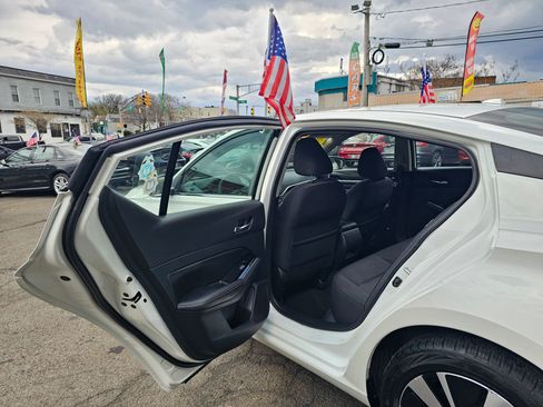 Used 2021 Nissan Altima 2.5 SV image 10