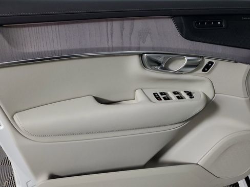 New 2026 Volvo XC90 T8 Ultra w/ Protection Package Premier AWD/4WD image 19