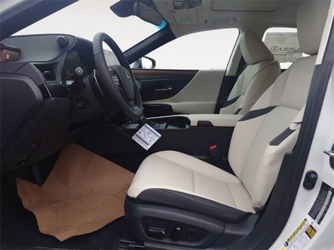 New 2025 Lexus ES 350 w/ Premium Package image 9