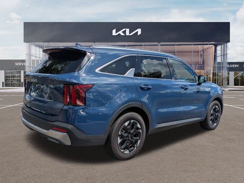 Certified 2026 Kia Sorento S w/ S Panoramic Sunroof Package FWD image 4