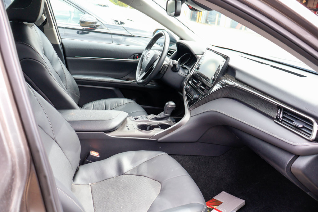 Used 2024 Toyota Camry XSE FWD image 9