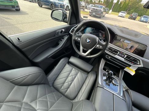 Used 2023 BMW X5 xDrive40i w/ Parking Assistance Package image 4