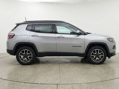 Used 2025 Jeep Compass Trailhawk image 11