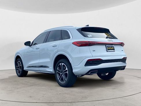 Used 2025 Audi Q5 Premium Plus w/ Premium Plus AWD/4WD image 5