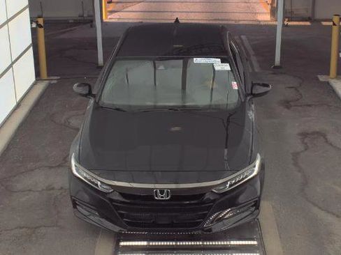Used 2020 Honda Accord Sport image 2