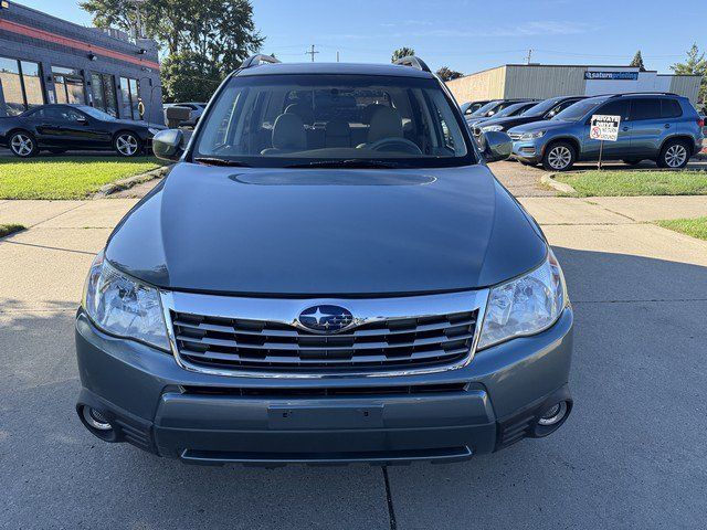 Used 2010 Subaru Forester 2.5X Limited AWD/4WD image 2