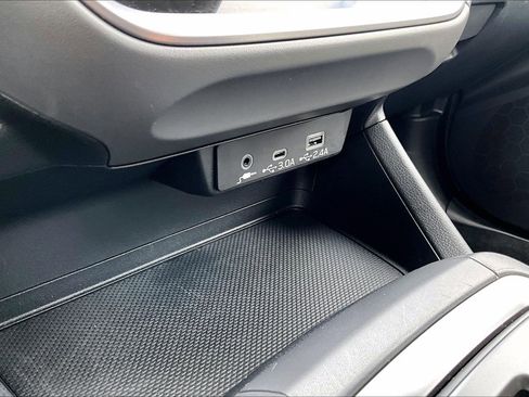 Used 2024 Subaru Crosstrek 2.0i Premium w/ Crosstrek Mirror Package image 28