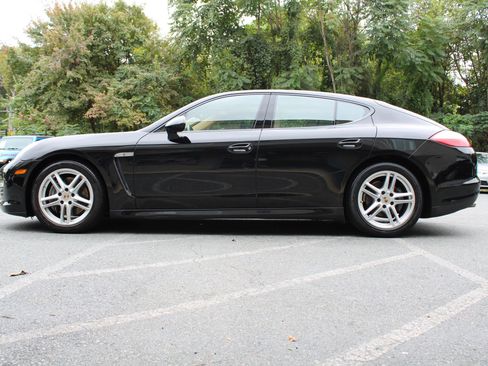 Used 2012 Porsche Panamera 4 image 31