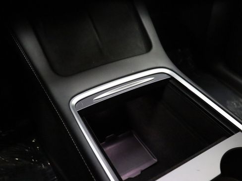 Used 2023 Tesla Model Y Long Range image 41