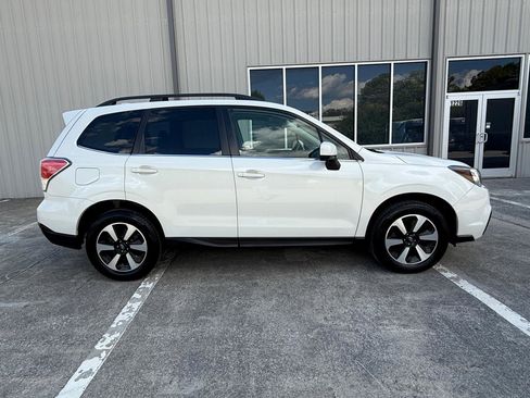 Used 2017 Subaru Forester 2.5i Limited AWD/4WD image 3