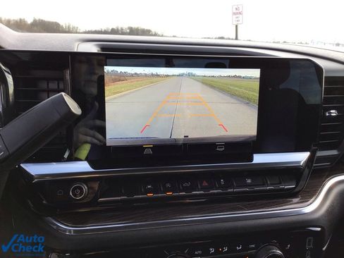 Used 2023 Chevrolet Silverado 1500 LT image 38