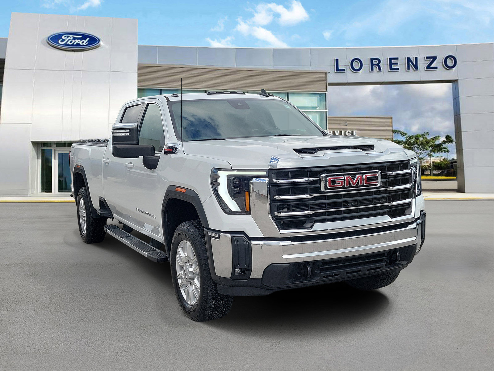 Used 2024 GMC Sierra 2500 SLE w/ SLE Value Package; AWD/4WD image 3