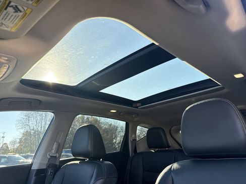 Used 2015 Nissan Murano Platinum w/ Platinum Technology Package image 24