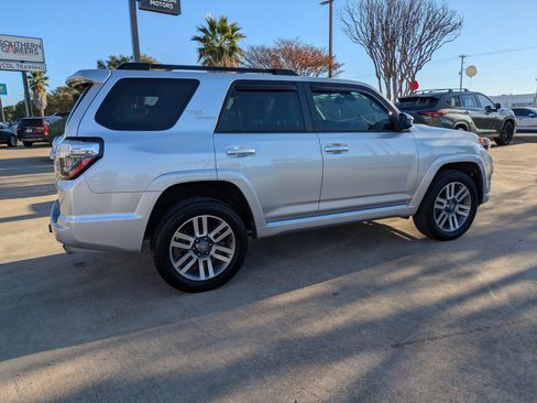 Used 2022 Toyota 4Runner TRD Sport AWD/4WD image 6