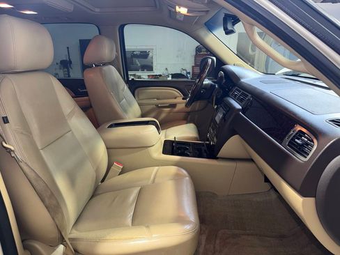 Used 2014 GMC Yukon Denali RWD image 30