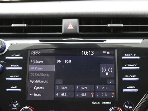 Used 2020 Toyota Camry XLE AWD/4WD image 24