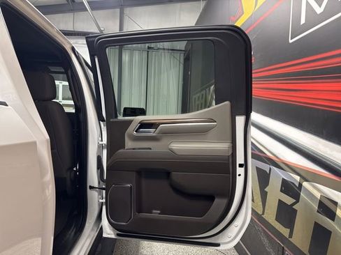 Used 2022 Chevrolet Silverado 1500 LT Trail Boss w/ LT Trail Boss Premium Package image 28