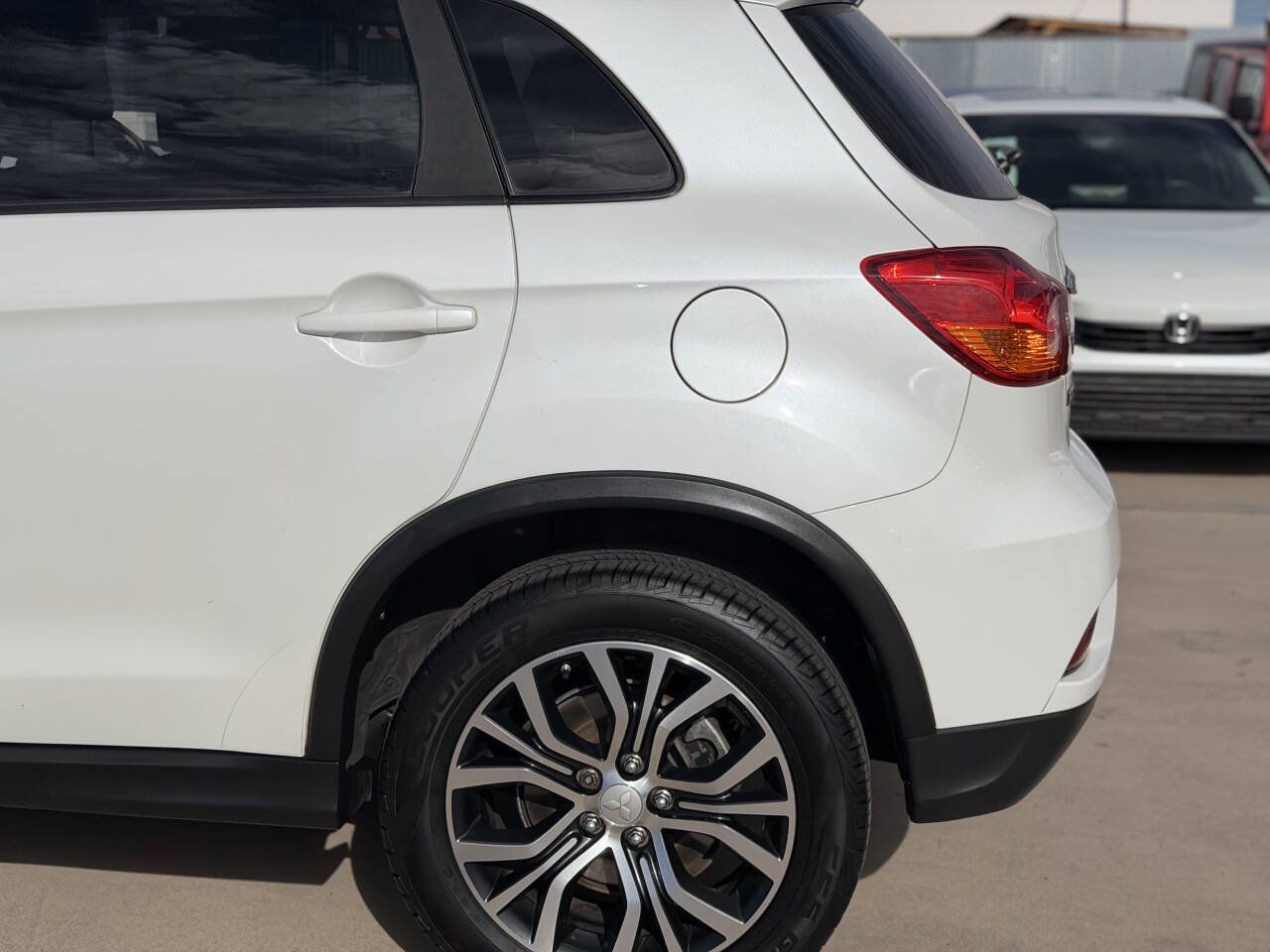 Used 2018 Mitsubishi Outlander Sport ES AWD/4WD image 15