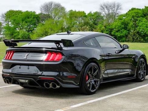 Used 2020 Ford Mustang Shelby GT500 w/ Carbon Fiber Track Pack RWD image 12