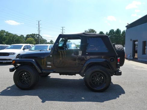 Used 2004 Jeep Wrangler Sahara AWD/4WD image 9