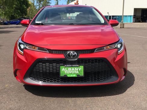 Used 2021 Toyota Corolla LE FWD image 10