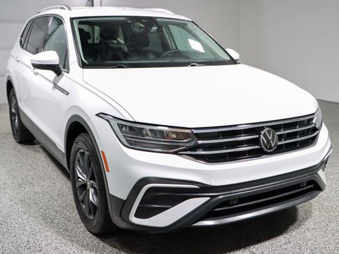Used 2024 Volkswagen Tiguan SE image 5