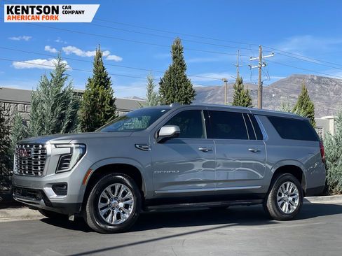 Used 2025 GMC Yukon XL Denali w/ Advanced Technology Package AWD/4WD image 3