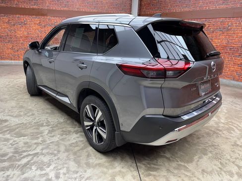Used 2022 Nissan Rogue Platinum w/ Head-Up Display Package AWD/4WD image 2