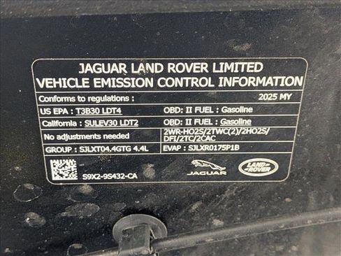 Certified 2025 Land Rover Range Rover SE AWD/4WD image 23