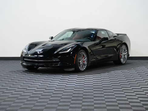 Used 2014 Chevrolet Corvette Stingray Coupe RWD image 3