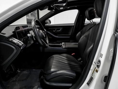 Used 2022 Mercedes-Benz S 500 4MATIC w/ AMG Line Package image 6