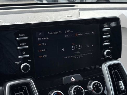 Used 2023 Kia Sorento LX image 31