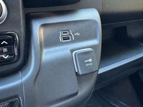 Used 2025 RAM ProMaster 2500 w/ U-Haul Equipment Group FWD image 33
