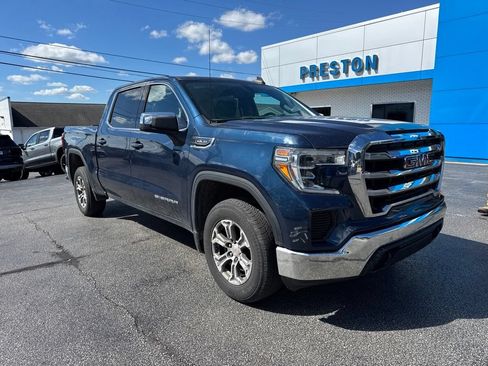 Used 2020 GMC Sierra 1500 SLE w/ SLE Value Package AWD/4WD image 3