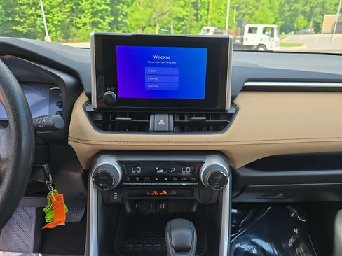 Certified 2024 Toyota RAV4 LE AWD/4WD image 21