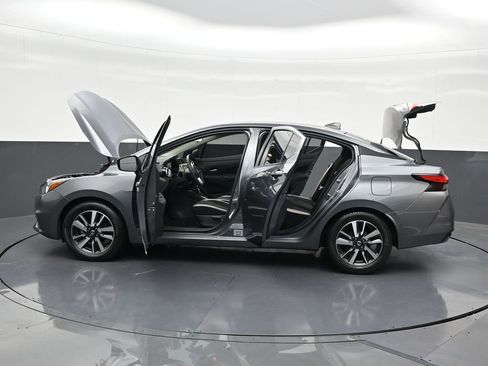 Used 2021 Nissan Versa SV FWD image 28