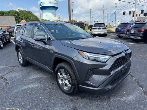 Used 2024 Toyota RAV4 XLE AWD/4WD image 4
