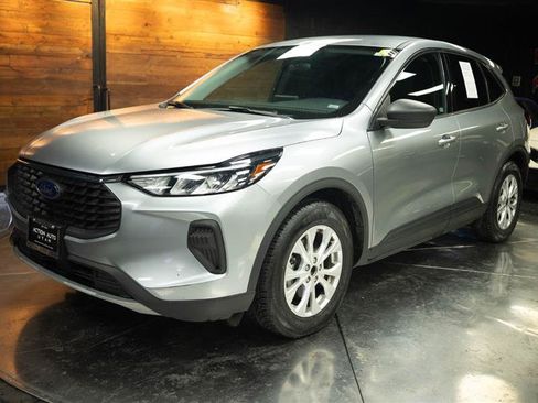 Used 2024 Ford Escape Active FWD image 2