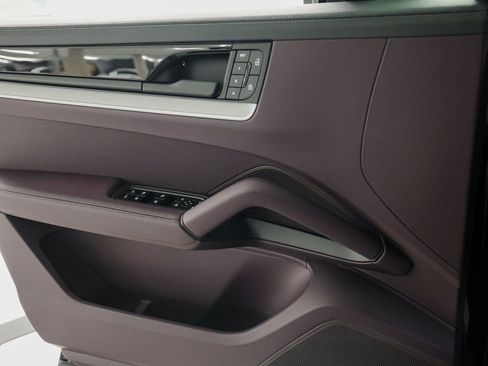 New 2026 Porsche Cayenne Coupe AWD/4WD image 23