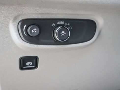 Used 2018 GMC Terrain SLE w/ Driver Convenience Package FWD image 23