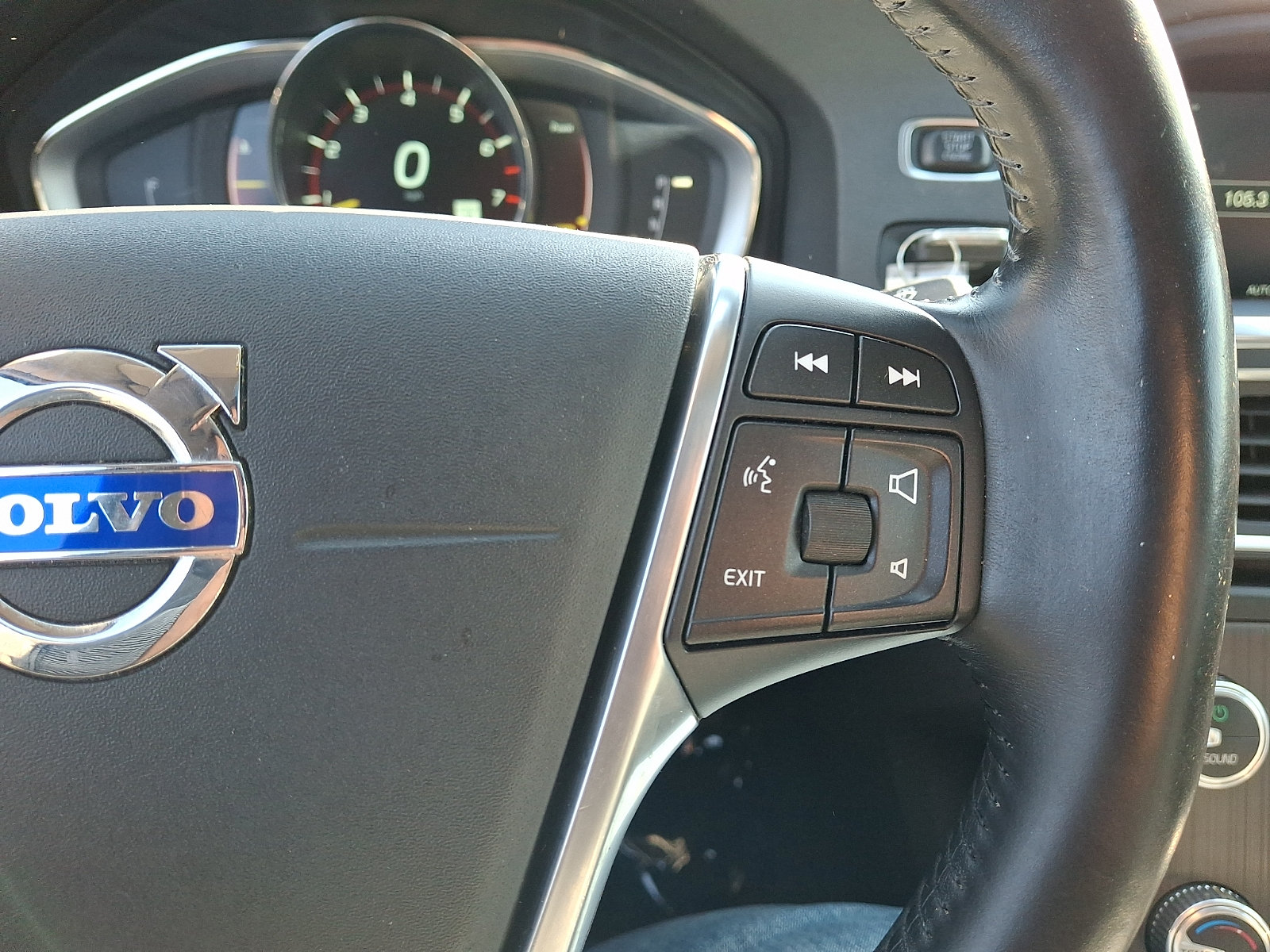 Used 2015 Volvo S60 T5 Platinum AWD/4WD image 24